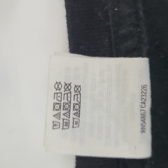 PINK VICTORIA'S SECRET Black Long Sleeve Cropped Tee Shirt - Size Medium - Picture 9 of 13